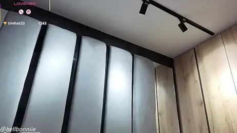 belllbonniie — Stripchat recorded stream screenshot (18 Dec 2025)