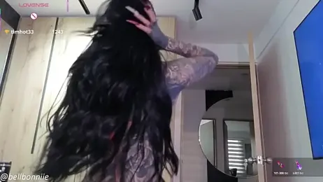 belllbonniie — Stripchat recorded stream screenshot (18 Dec 2025)