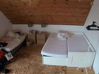 voyeurcam-julmodels-whitebed-2 — Camsoda recorded stream screenshot (15 Dec 2025)