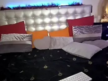 TiffanyRoxx — Stripchat recorded stream image, 19.12.2025 19:50