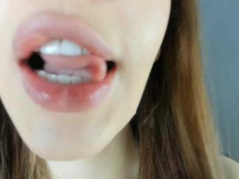 dolly-ll — Bongacams recorded stream image, 27.02.2025 13:10