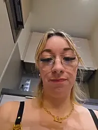 Giuliana_baby — Stripchat recorded stream image, 22.12.2025 13:40