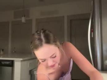 luvaimee — Chaturbate recorded stream screenshot (23 Dec 2025)