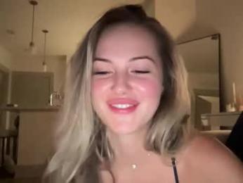 luvaimee — Chaturbate recorded stream screenshot (23 Dec 2025)