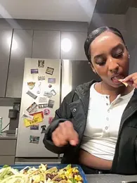 Your_Paris — Stripchat recorded stream image, 23.12.2025 22:10
