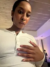 Your_Paris — Stripchat recorded stream image, 23.12.2025 22:10