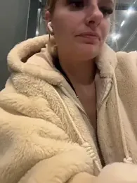 Betsy — Stripchat recorded stream image, 24.12.2025 15:10