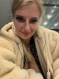Betsy — Stripchat recorded stream image, 24.12.2025 15:10