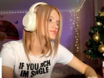 bebravee — Chaturbate recorded stream screenshot (24 Dec 2025)