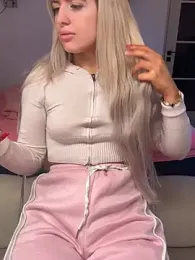 Holly-Glamour — Stripchat recorded stream image, 27.12.2025 01:10