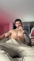 Valenthino_Salvatore — Stripchat recorded stream image, 28.12.2025 07:00