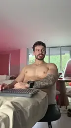 Valenthino_Salvatore — Stripchat recorded stream image, 28.12.2025 07:00