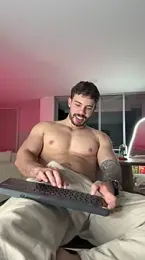 Valenthino_Salvatore — Stripchat recorded stream image, 28.12.2025 07:00