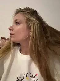 AnastasiaAniess — Stripchat recorded stream image, 28.12.2025 15:30