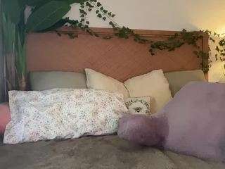 thelittlenative — Camsoda recorded stream image, 28.12.2025 21:00