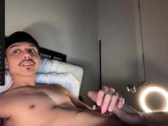 xmomentumx — Chaturbate recorded stream image, 31.12.2025 04:20