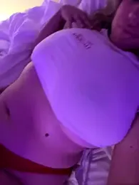 miamellycious — Stripchat recorded stream image, 31.12.2025 06:20