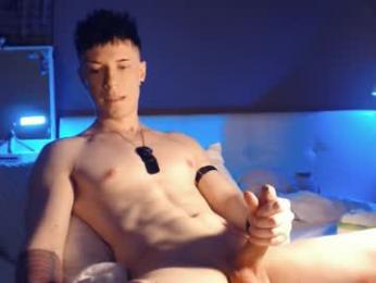 briannhardone — Chaturbate recorded stream image, 31.12.2025 20:10