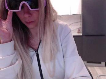 blondalina — Bongacams recorded stream screenshot (01 Jan 2026)