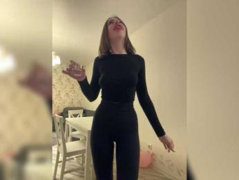 BabyDarii — Bongacams recorded stream screenshot (28 Feb 2025)