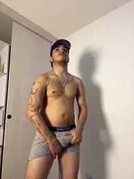 Miguel_bigcock — Stripchat recorded stream image, 04.01.2026 16:50