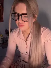 Holly-Glamour — Stripchat recorded stream image, 05.01.2026 06:40