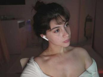 -Madi- — Bongacams recorded stream screenshot (05 Jan 2026)