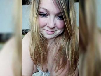 FLUFFY_BEAUTY — Bongacams recorded stream screenshot (01 Mar 2025)