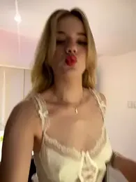 NicoleCut — Stripchat recorded stream image, 09.01.2026 11:20