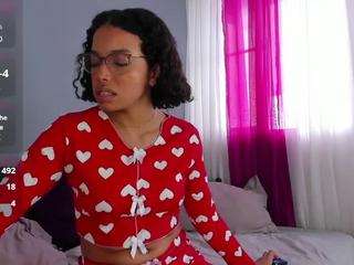 mollyybloom — Camsoda recorded stream image, 10.01.2026 15:50