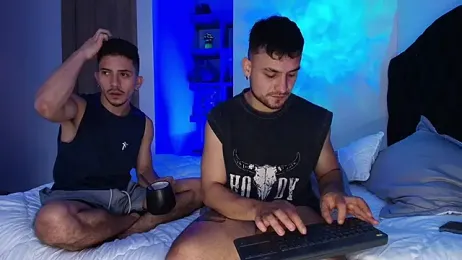 Two_sinzXX — Stripchat recorded stream image, 11.01.2026 17:30
