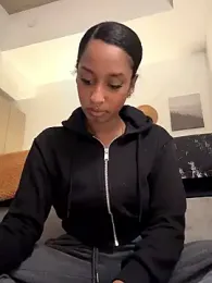 Your_Paris — Stripchat recorded stream image, 12.01.2026 04:00