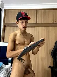 _CamiloBass — Stripchat recorded stream image, 16.01.2026 21:00