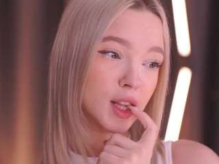 alinabailey — Camsoda recorded stream image, 18.01.2026 07:30