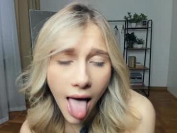 glossybabe_ — Chaturbate recorded stream image, 18.01.2026 07:20
