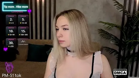 Holl1Would — Stripchat recorded stream screenshot (18 Jan 2026)