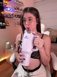 Sharon_07 — Stripchat recorded stream image, 19.01.2026 23:30