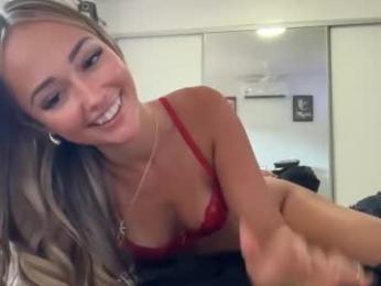 luvlivvyy — Chaturbate recorded stream image, 21.01.2026 02:50