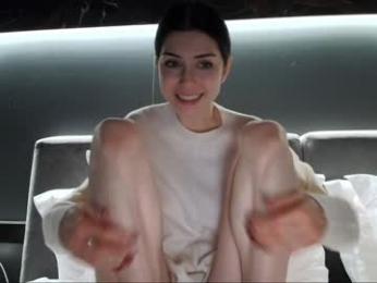 milla_bella — Chaturbate recorded stream screenshot (21 Jan 2026)