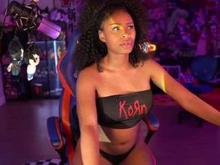 lovenzia — Camsoda recorded stream image, 22.01.2026 01:50