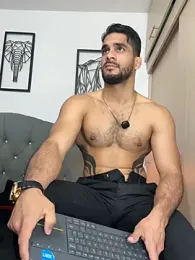 Maximiliano_ford — Stripchat recorded stream image, 23.01.2026 11:00