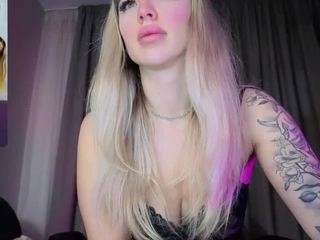 megan-ros — Camsoda recorded stream image, 25.01.2026 06:00