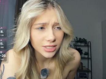 glossybabe_ — Chaturbate recorded stream image, 25.01.2026 07:30