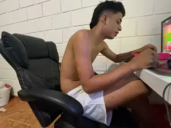 Max_TheHorseDick — Stripchat recorded stream image, 25.01.2026 08:20