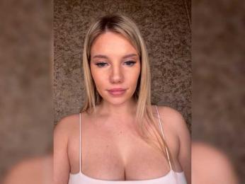 LYALYAtop — Bongacams recorded stream image, 25.01.2026 20:40
