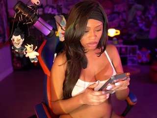 lovenzia — Camsoda recorded stream image, 28.01.2026 04:00