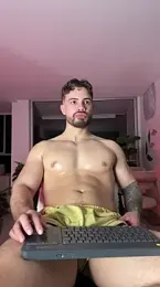Valenthino_Salvatore — Stripchat recorded stream image, 28.01.2026 03:00