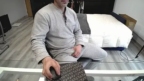 latinoo23bom — Stripchat recorded stream screenshot (28 Jan 2026)