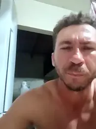 RobertoLuiz84 — Stripchat recorded stream image, 29.01.2026 23:10