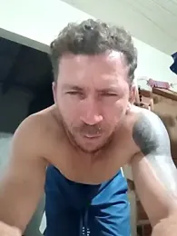 RobertoLuiz84 — Stripchat recorded stream image, 29.01.2026 23:10